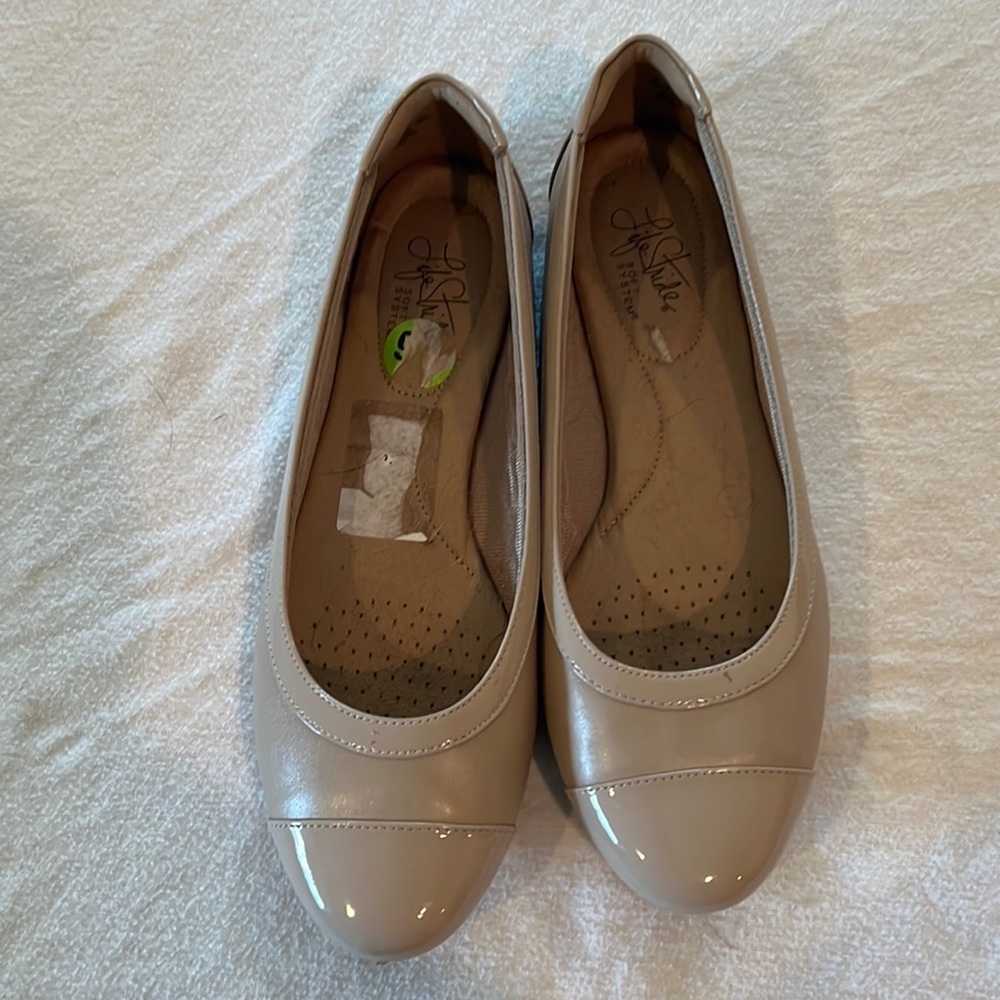 Casual flats